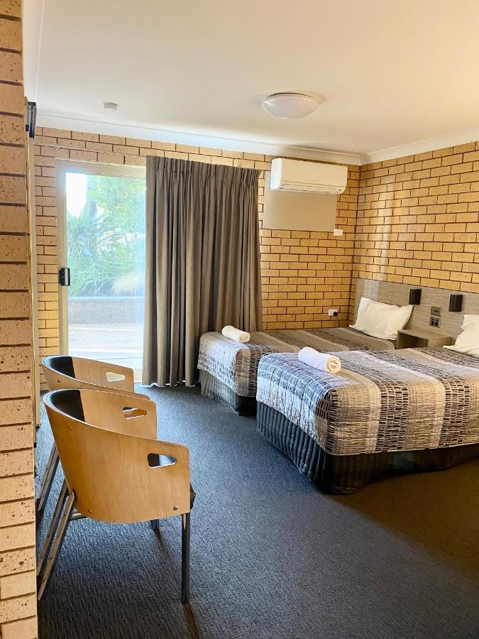 Tallarook Motor Inn Dubbo Kültér fotó