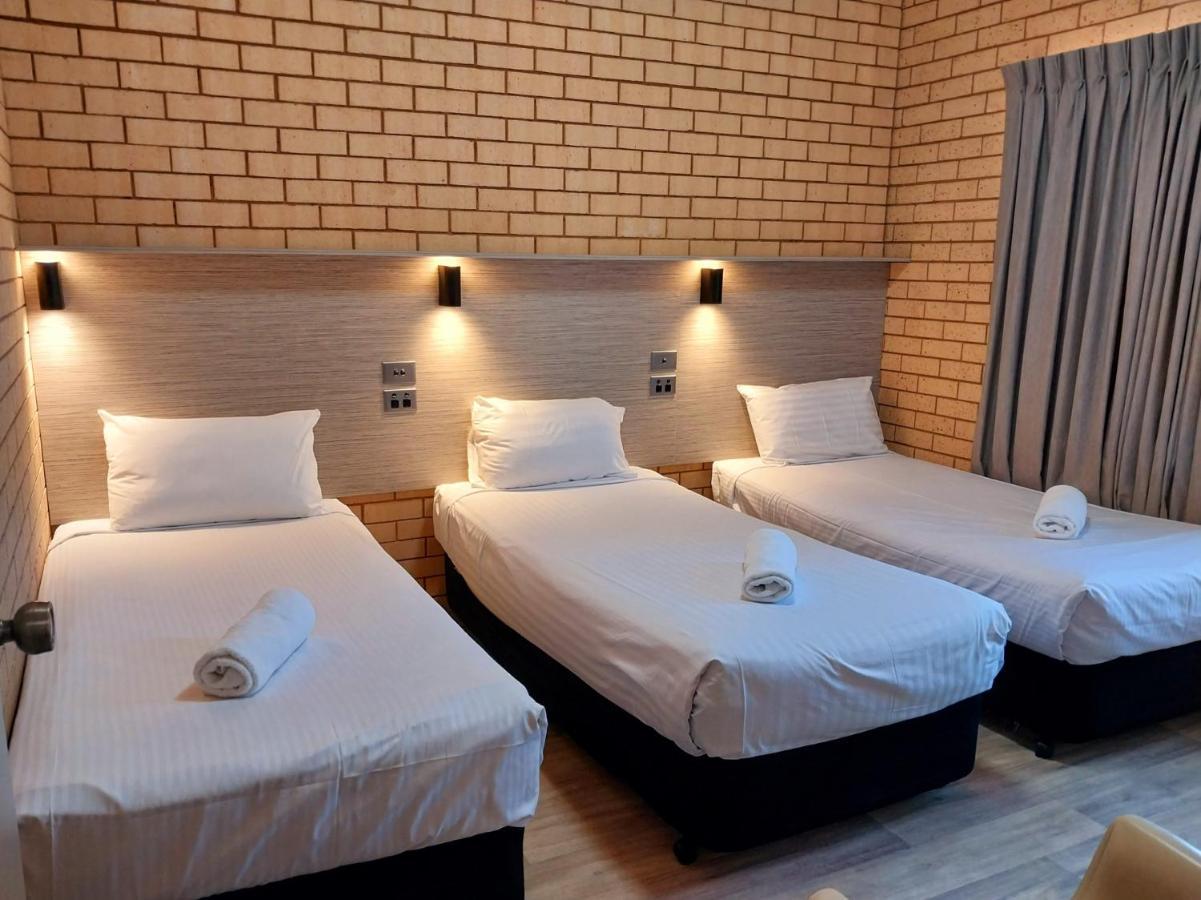 Tallarook Motor Inn Dubbo Kültér fotó