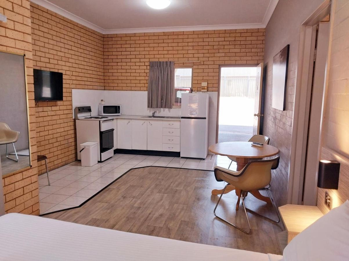 Tallarook Motor Inn Dubbo Kültér fotó