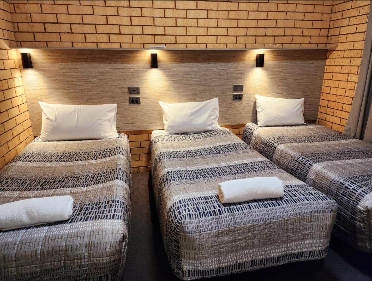 Tallarook Motor Inn Dubbo Kültér fotó
