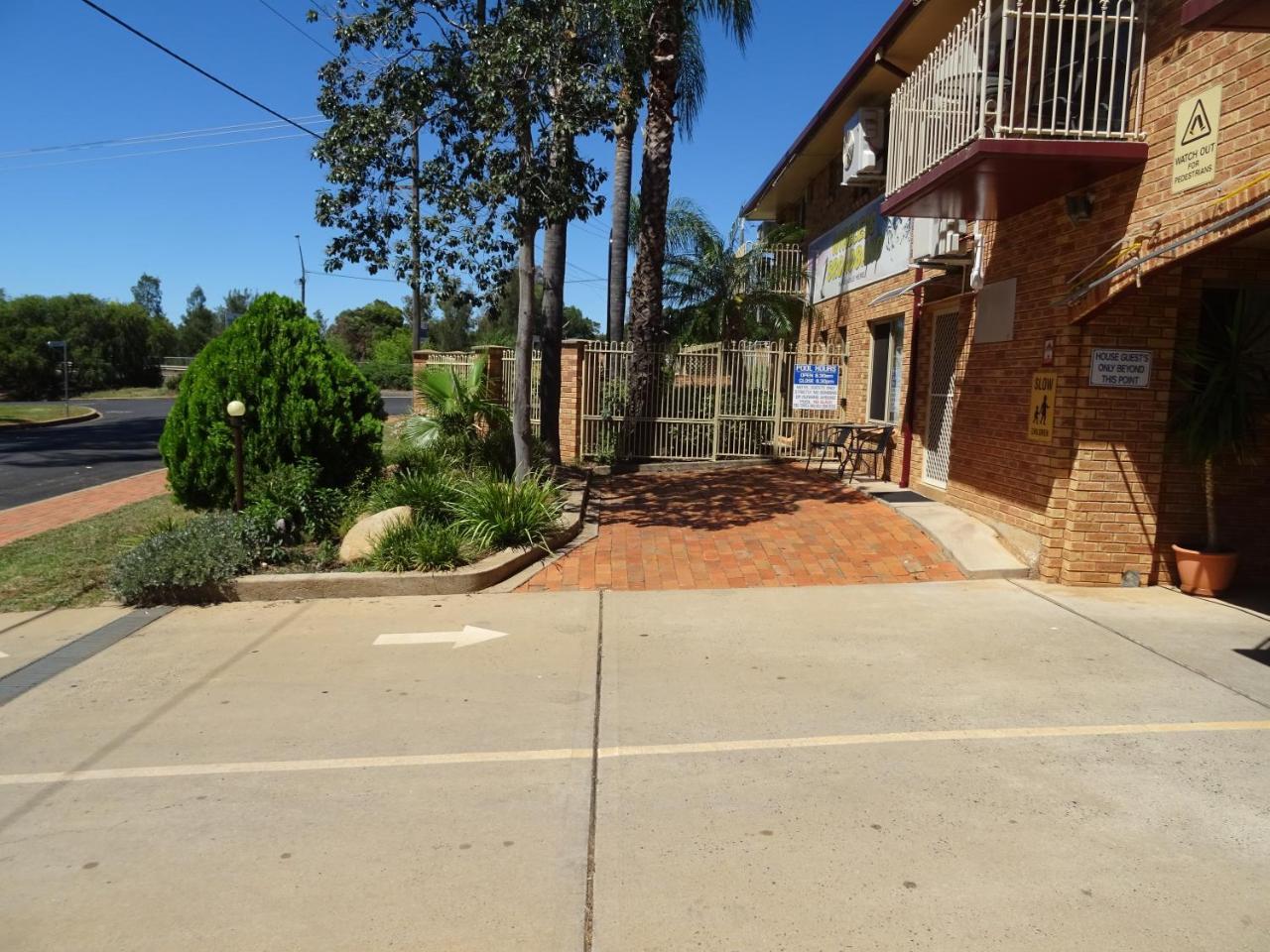 Tallarook Motor Inn Dubbo Kültér fotó